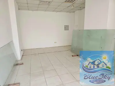 Excellent location available shop 400sqft just rent 28k only