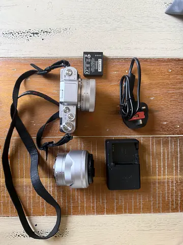 Panasonic Lumix GF8 Kit – Body + 12-32mm + 35-100mm + Extra Battery