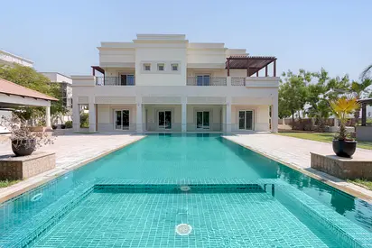 Exquisitely Designed Villa in Emirates Hills