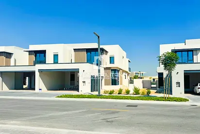 Priced to Rent | Single Row | Community Expert