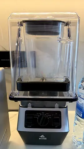 Evvoli countertop blender with pitcher - good condition