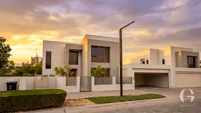 5BR Corner | Upgraded | Pool & Green Belt