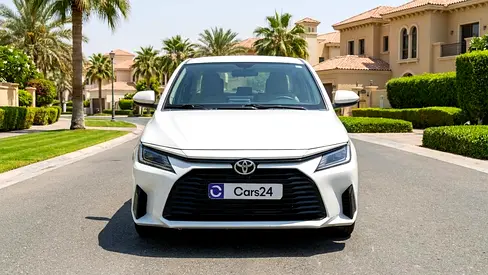 2024 Toyota YARIS photo 2