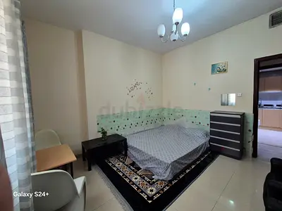 Room Available in 2BHK flat for Working Couples or Executive Ladies