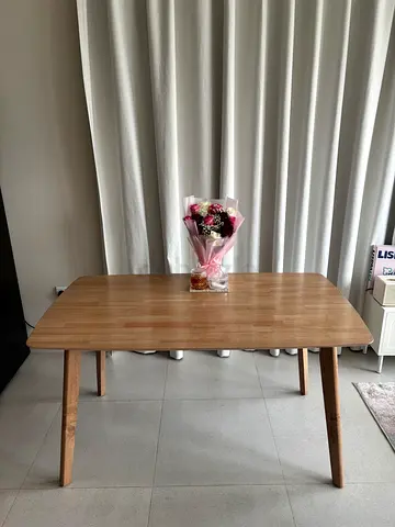 Dining table wood