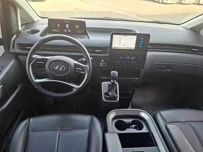 2023 Hyundai STARIA photo 12