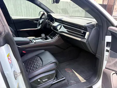 2025 AUDI RS Q8 photo 10
