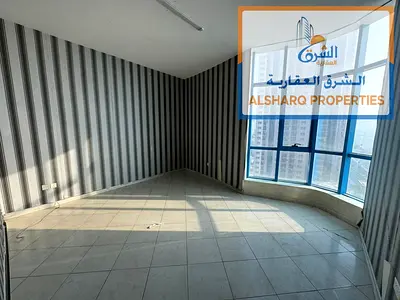 مكتب 3 غرف وصالة بإطلالة بحرية مباشرة للإيجار السنوي على كورنيش عجمان _اول صف من الكورنيش