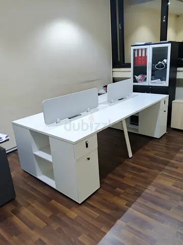 4-Seat Office Workstation