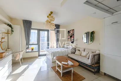 Vacant | Top Floor Unit | Prime Location