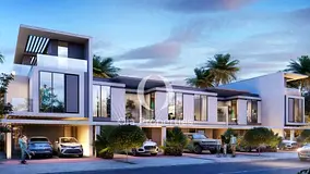 Luxury 5 BR Villa | Spacious Layout and Garden