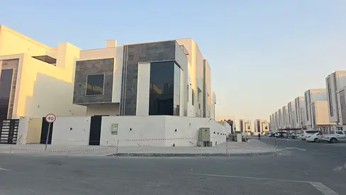 🚀 Freehold and ready to move in | Luxury corner villa in Ajman at a bargain price including regist