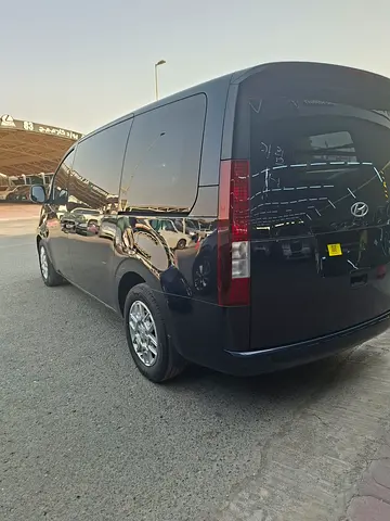 2023 Hyundai STARIA photo 5