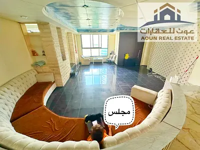 Apartment for sale in Al Majaz 3, 250 square meters, overlooking Khalid Lagoon - 5 rooms + 3 bathro
