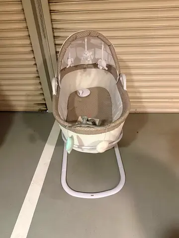 Baby  cot