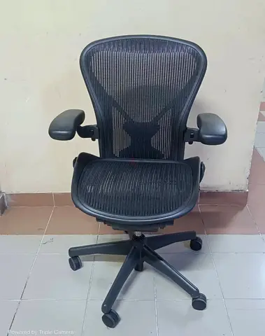 Herman Miller Areon chair size B and C full loaded available for selling