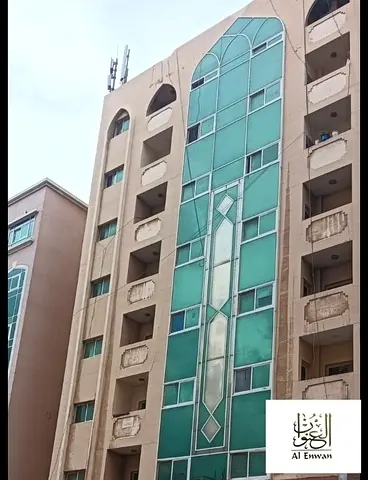 لليع بناية تصريح ارضي + ٧ موقع مميز على شارع ٣٦ منطقة النباعة