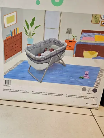 Portable baby bassinet / cradle in good condition