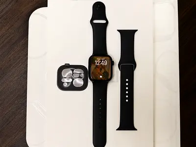 Apple Watch Series 11 GPS 42mm | Warranty Until Dec 2026