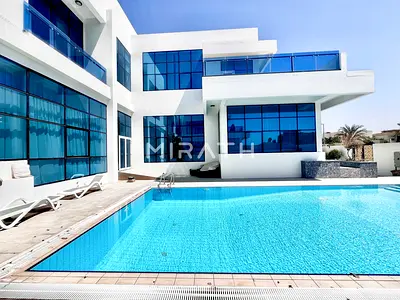 Modern 5BR Villa | Pool | Prime Location