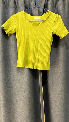 Olive green ribbed short sleeve top, size unknown
