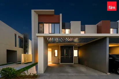 Single Row | Larger Plot | Water View | Corner