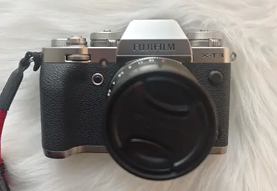 Fujifilm XT3 with 35mm and 85mm lens