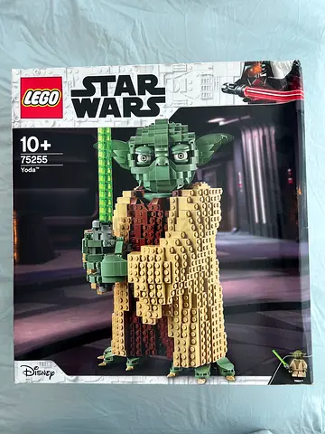 LEGO Star Wars Yoda (75255) - Built Once, Good Condition
