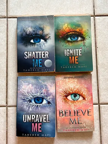 Tahereh Mafi Shatter Me Series Boxed Set (4 Books) - Ignite Me, Believe Me, Shatter Me, Unravel Me