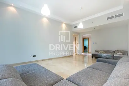 Lavishly Semi Furnished Unit with Study Room
