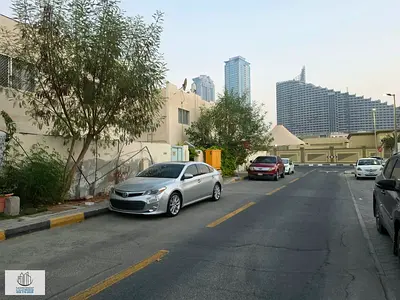 موقع مميز /خصوصيه كامله / قرب اماره دبي/ سكن عائلي فقط