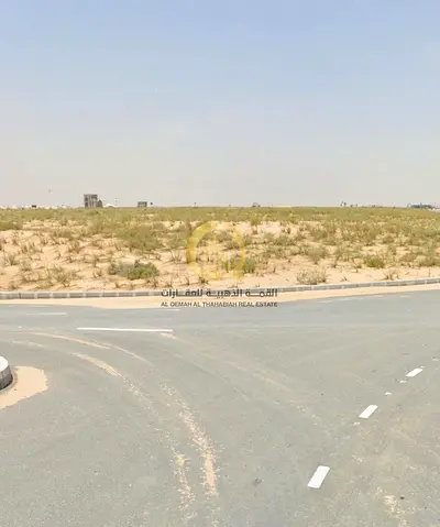 Residential and commercial land in Tilal City area in an excellent location. Corner plot on 3 streets. Area of 6,400 sq ft. With a permit to build gro