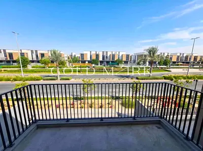 Single Row I 3 Bed + Family Room I Prime Location