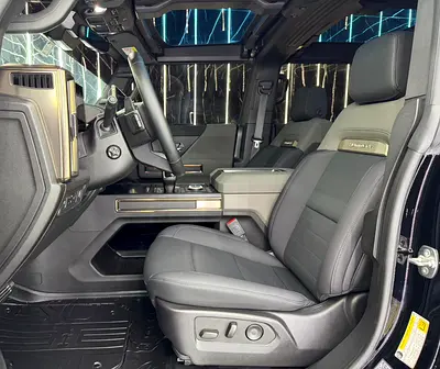 صورة 11 لـ 2024 GMC HUMMER