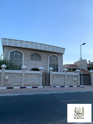 ✨ فيلا ديلوكس للبيع في منطقة واسط (القوز) – الشارقة ✨🏡