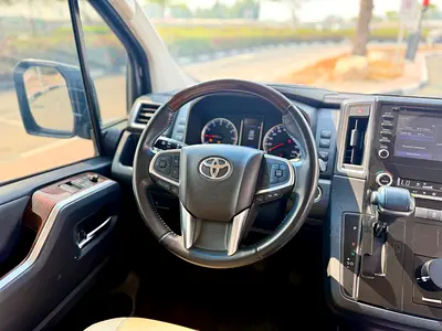 صورة 9 لـ 2023 Toyota GRANVIA