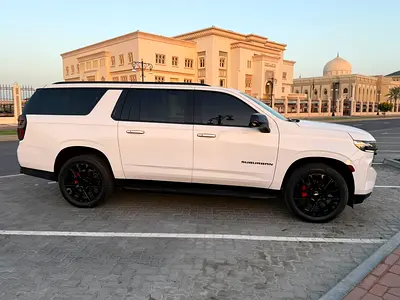 2023 Chevrolet SUBURBAN 照片 3