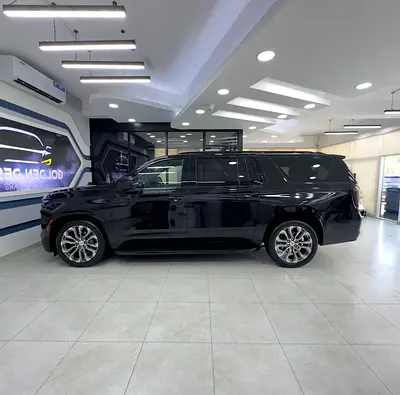 2025 Chevrolet SUBURBAN 照片 3