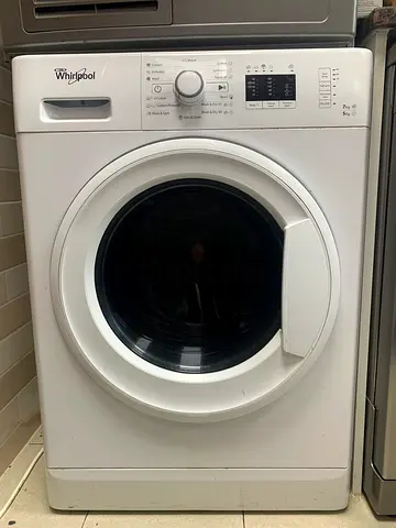 Whirlpool Front Load Washing Machine/ wash and dries