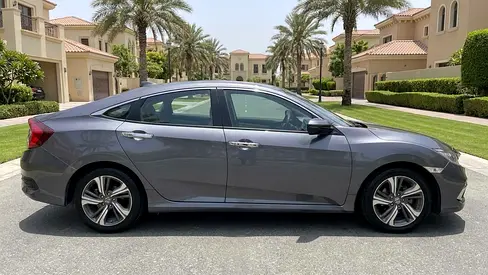 2019 Honda CIVIC — фото 5