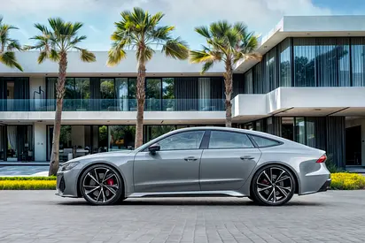 صورة 2 لـ 2021 AUDI RS7