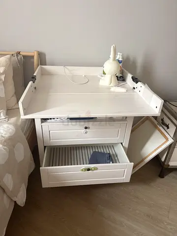 Baby changing dresser