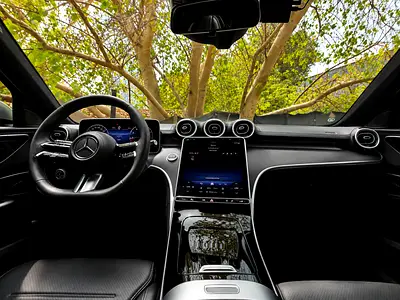2025 Mercedes-BENZ C-CLASS photo 6