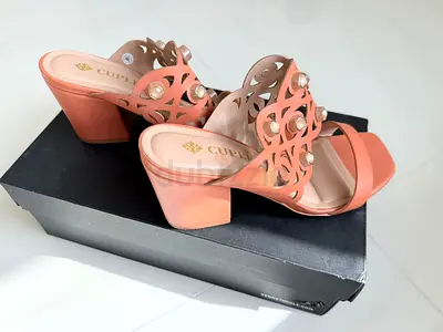 Cuplé Coral Leather Block Heel Sandals