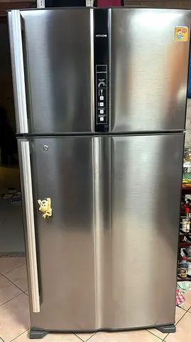 Hitachi RV 820 PUK Refrigerator