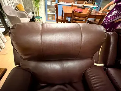Brown leather single recliner chair - very good condition