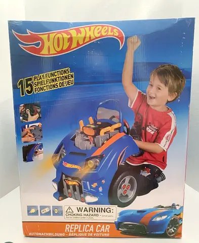 Theo Klein Hot Wheels Service Car Station Engine, an interactive toy mechanic set