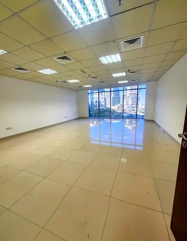 OFFICE FOR RENT Canal view, METROPOLIS TOWER, BUSINESS BAY 635 sqft (Attractive terms of rental con