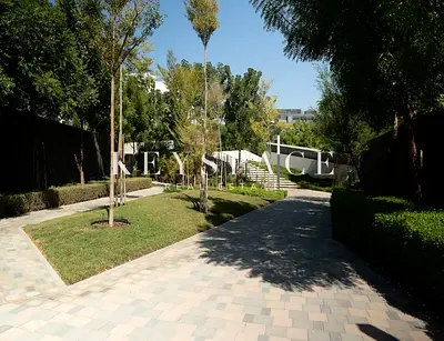 Bespoke Modern Home | Prestigious Cityside Address | Resale