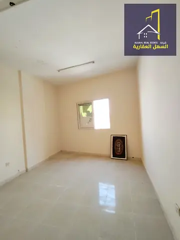 Direct from the owner, studio with separate kitchen and free parking